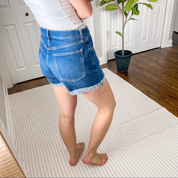 GAP High Rise 4” Button Fly Jean Shorts 2/26R - Picture 4 of 8